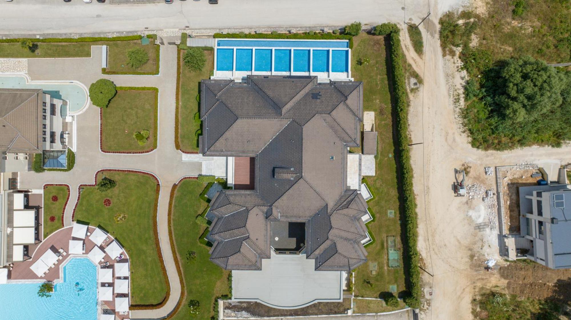 Hotel Du Lac Congress Center & Spa Ioannina Exterior photo Aerial view of the house