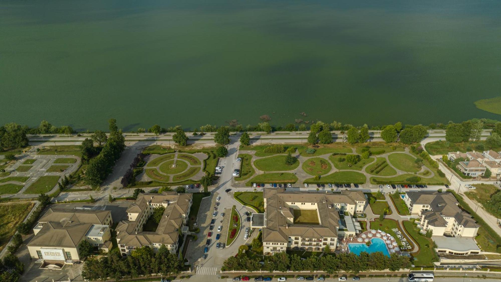 Hotel Du Lac Congress Center & Spa Ioannina Exterior photo Aerial view of the lake