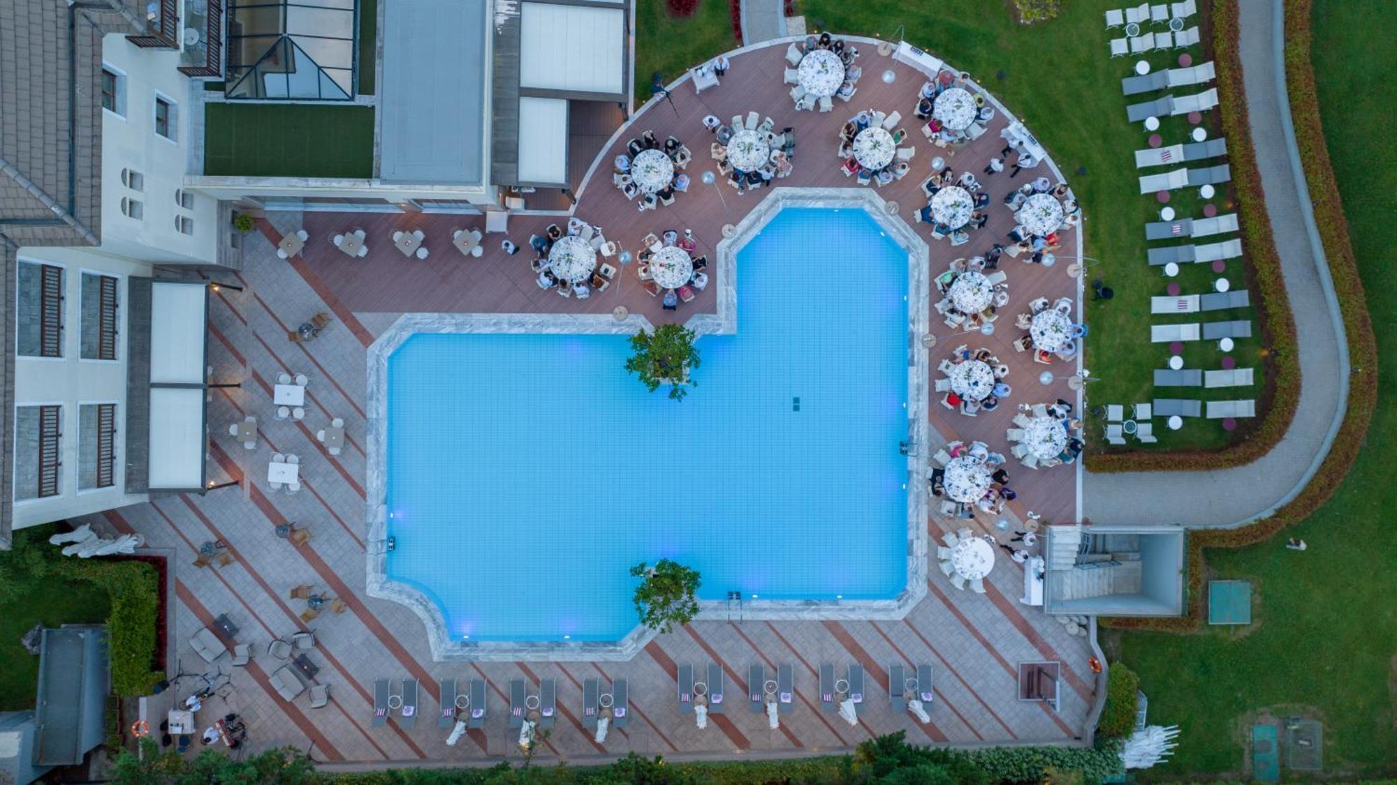 Hotel Du Lac Congress Center & Spa Ioannina Exterior photo Aerial view of the pool